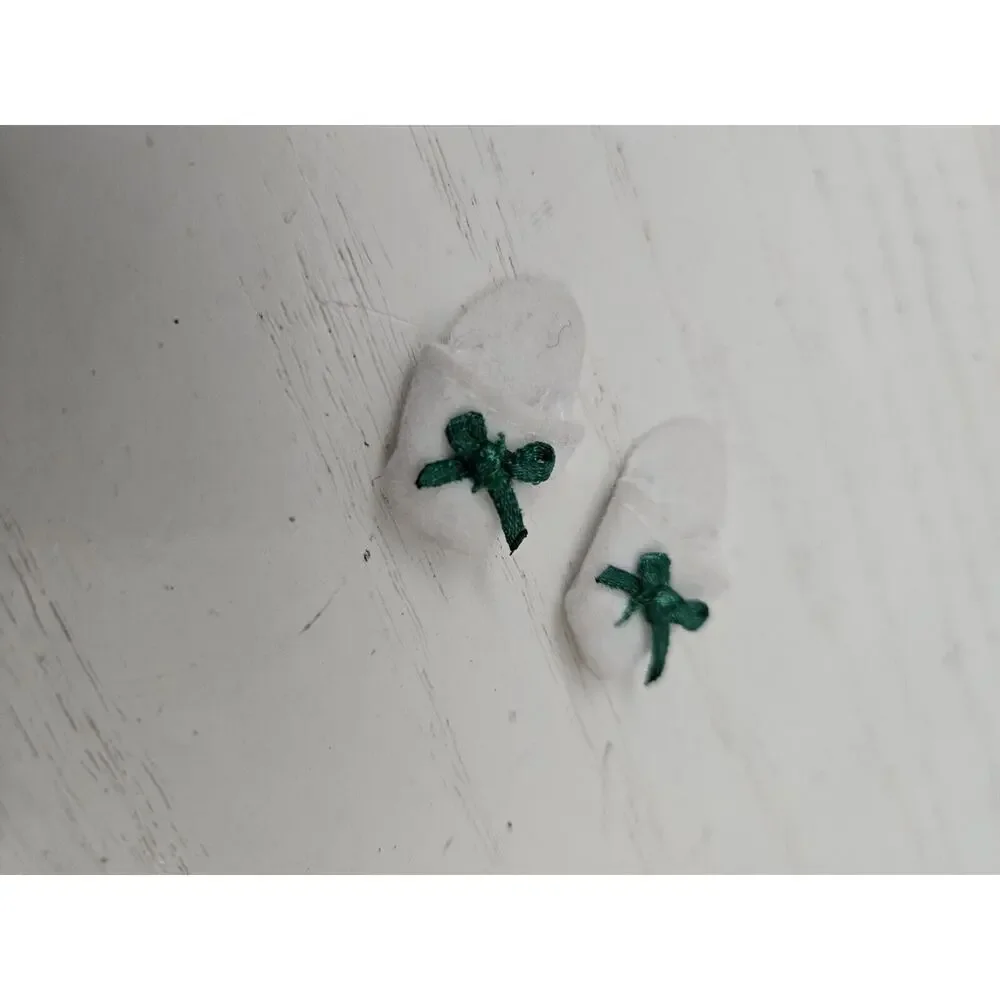 Vintage Barbie White‎ And Green Slippers